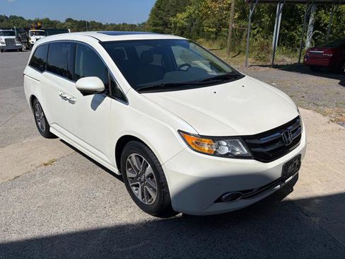 Used 2014 Honda Odyssey Touring image 1