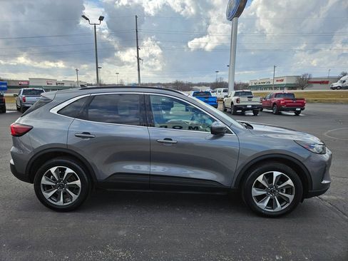 Used 2024 Ford Escape Platinum image 5