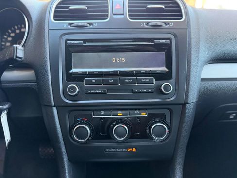 Used 2012 Volkswagen Golf 2-Door image 26