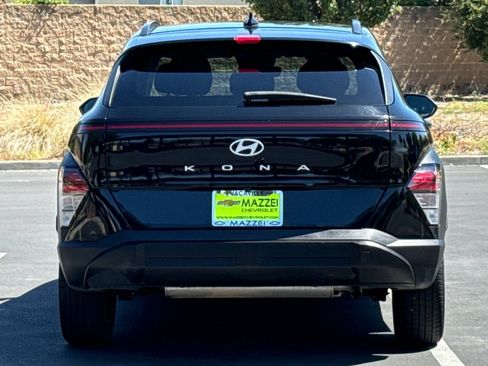 Used 2024 Hyundai Kona SEL FWD image 11