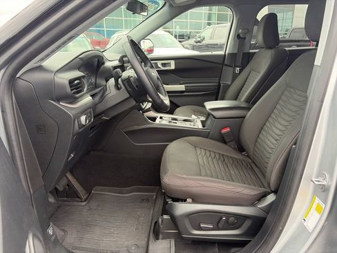 Used 2020 Ford Explorer XLT w/ Comfort Package AWD/4WD image 17