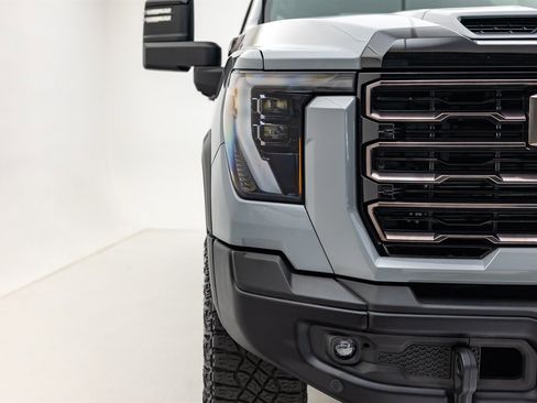 Used 2025 GMC Sierra 2500 AT4X w/ AT4X AEV Edition image 8