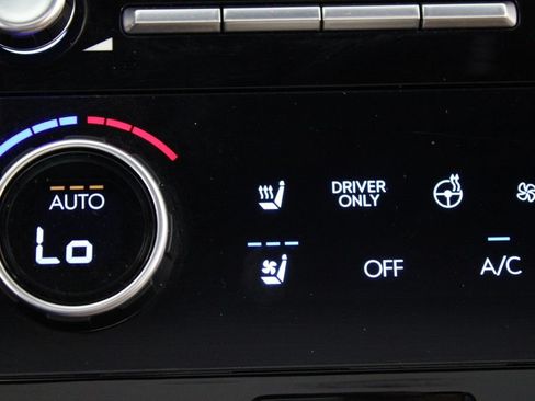 Certified 2025 Hyundai Santa Fe Limited FWD image 30