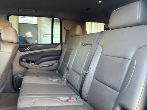 Used 2019 Chevrolet Suburban LT image 15