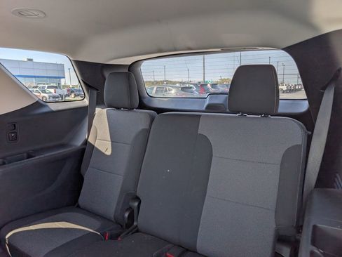 Used 2021 Chevrolet Traverse LT AWD/4WD image 11