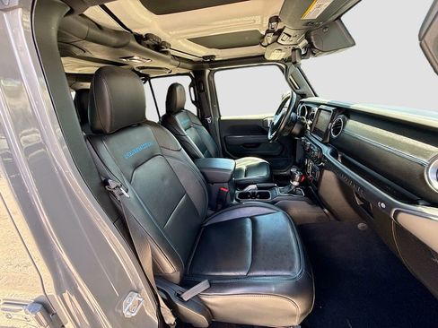 Used 2021 Jeep Wrangler Unlimited Rubicon 4xe w/ Cold Weather Group AWD/4WD image 33