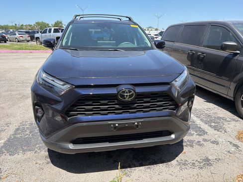 Used 2023 Toyota RAV4 XLE Premium image 2