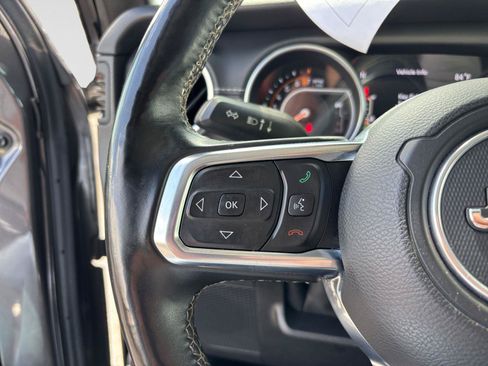 Used 2018 Jeep Wrangler Unlimited Sahara w/ Dual Top Group AWD/4WD image 26