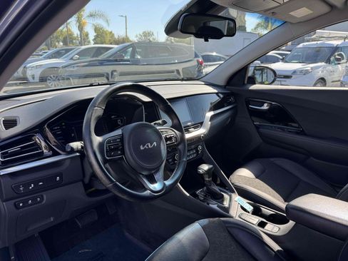 Used 2022 Kia Niro EX FWD image 11