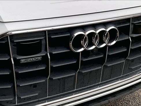 Used 2019 Audi Q8 Prestige w/ Luxury Package image 29