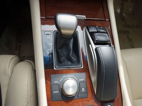 Used 2017 Lexus LS 460 image 39