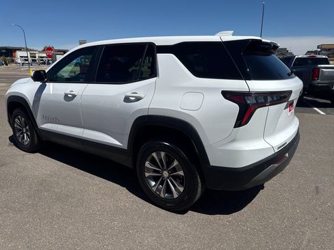 Used 2025 Chevrolet Equinox LT w/ Safety and Technology Package FWD image 3