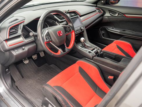 Used 2019 Honda Civic Type R image 8