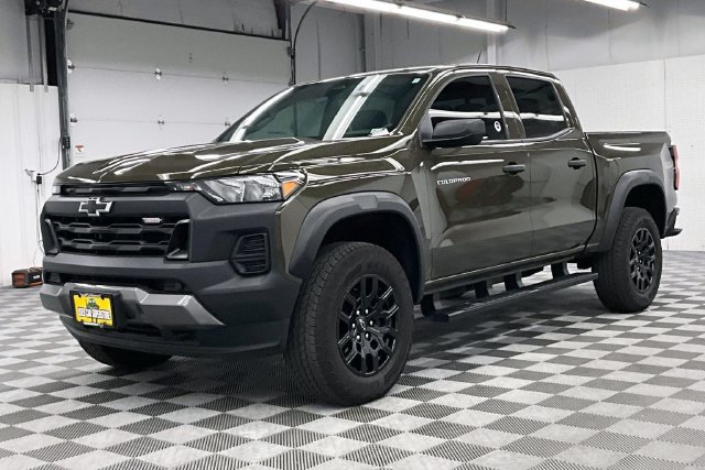 Used 2024 Chevrolet Colorado Trail Boss w/ Advanced Trailering Package AWD/4WD image 13