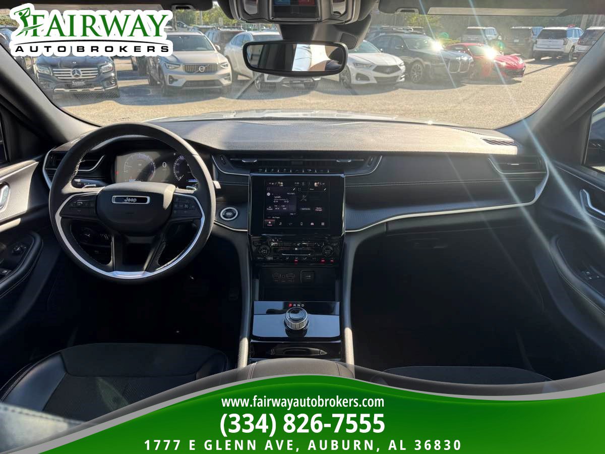 Used 2023 Jeep Grand Cherokee L Laredo AWD/4WD image 15
