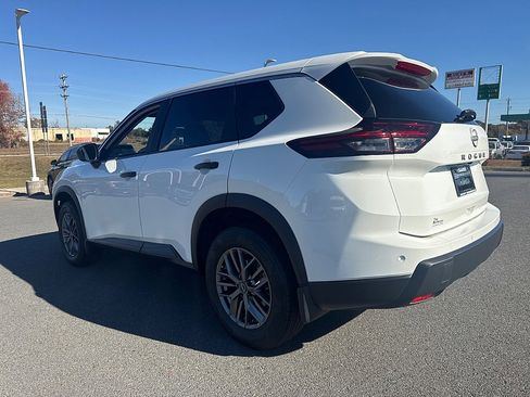Used 2025 Nissan Rogue S image 5