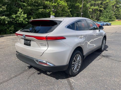 Used 2022 Toyota Venza Limited AWD/4WD image 17