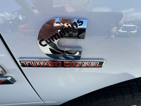 Used 2018 RAM 2500 SLT AWD/4WD image 17