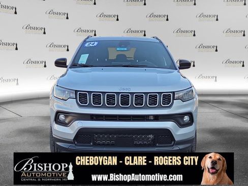 Used 2024 Jeep Compass Latitude image 23