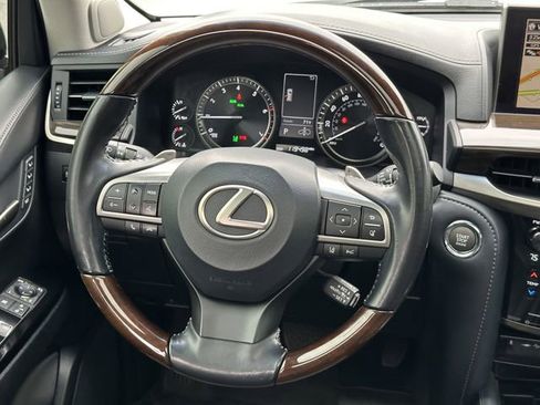 Used 2018 Lexus LX 570 4WD image 26