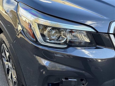 Used 2019 Subaru Forester Premium image 3