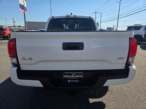 Used 2022 Toyota Tacoma SR AWD/4WD image 6