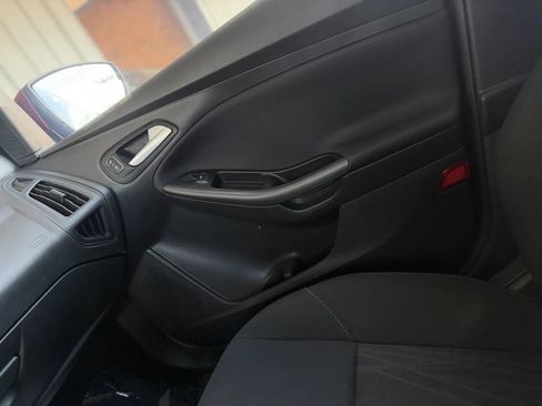 Used 2018 Ford Focus SEL FWD image 39