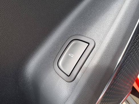 New 2026 Chevrolet Traverse RS w/ LPO, Floor Liner Package AWD/4WD image 24