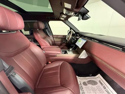 Used 2025 Land Rover Range Rover Long Wheelbase Autobiography image 32
