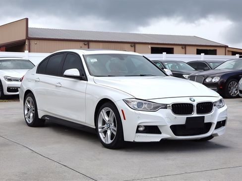 Used 2015 BMW 328i xDrive Sedan AWD/4WD image 9