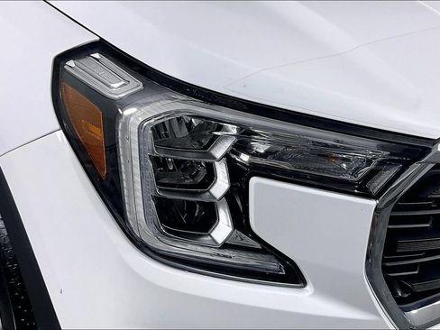 Certified 2023 GMC Terrain SLE FWD image 28