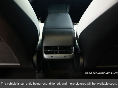 Used 2024 Tesla Model Y Performance image 32