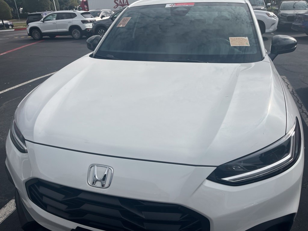 Used 2025 Honda HR-V Sport image 2