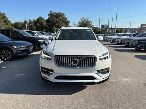 Certified 2025 Volvo XC90 T8 Plus w/ Protection Package Premier image 6