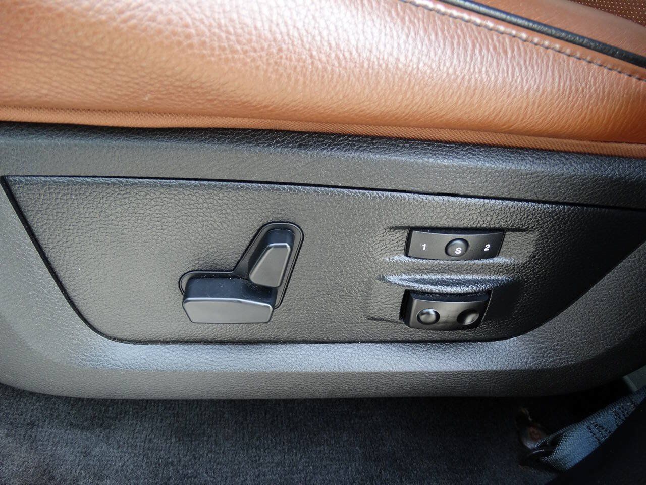Used 2017 RAM 1500 4x4 Crew Cab Laramie Longhorn image 16