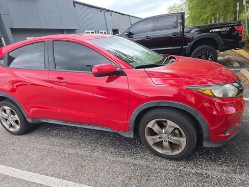 Used 2017 Honda HR-V LX image 5