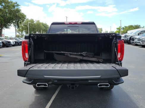 Used 2026 GMC Sierra 1500 Denali w/ Denali Reserve Package AWD/4WD image 9