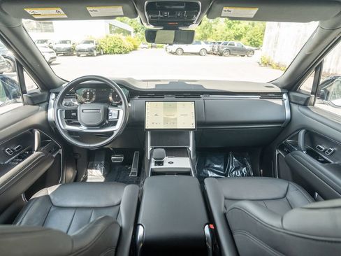 Used 2024 Land Rover Range Rover SE AWD/4WD image 18