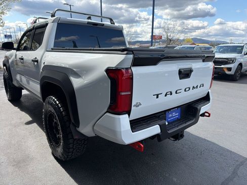 Used 2025 Toyota Tacoma TRD Off-Road image 13