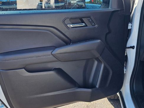Used 2023 Chevrolet Colorado LT w/ LT Convenience Package II AWD/4WD image 9