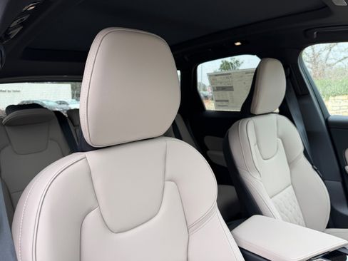 New 2026 Volvo XC60 B5 Core image 9