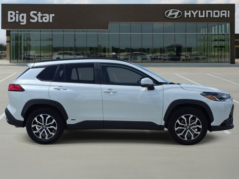 Used 2023 Toyota Corolla Cross AWD Hybrid image 5