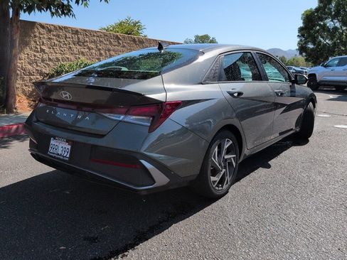 Certified 2025 Hyundai Elantra Sport FWD image 9