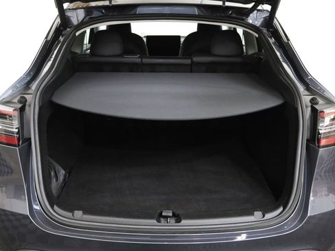 Used 2023 Tesla Model Y Long Range AWD/4WD image 25