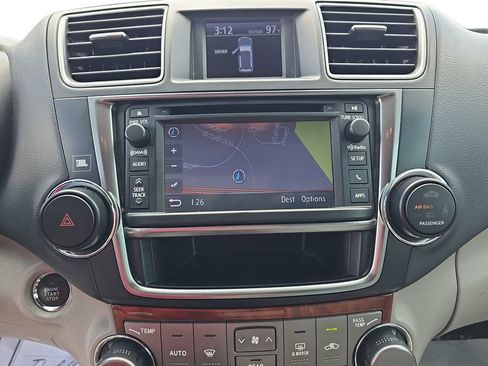 Used 2013 Toyota Highlander Limited FWD image 22