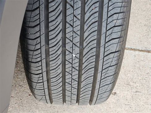 Used 2022 Jeep Cherokee Limited image 10