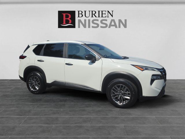 Used 2024 Nissan Rogue S FWD image 7