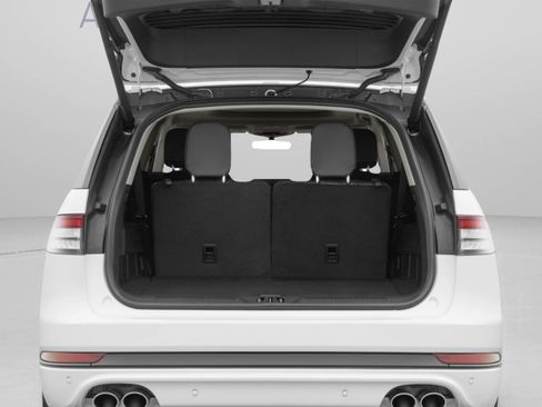 Used 2024 Lincoln Aviator AWD w/ Premium Package image 29
