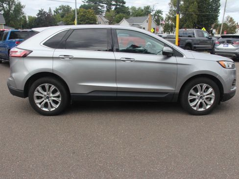 Used 2022 Ford Edge Titanium image 6