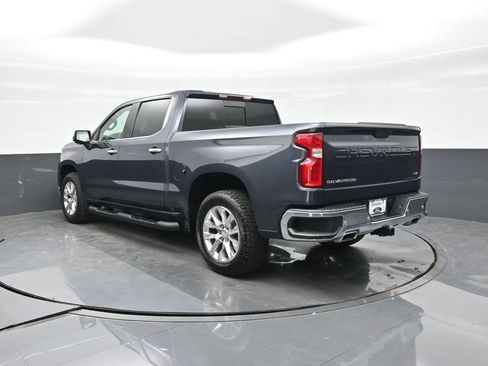 Used 2022 Chevrolet Silverado 1500 LTZ w/ Z71 Off-Road Package AWD/4WD image 15
